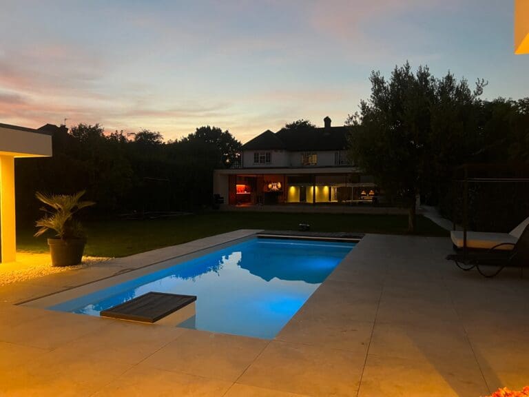 Saturn 9.7m pool with electric cover