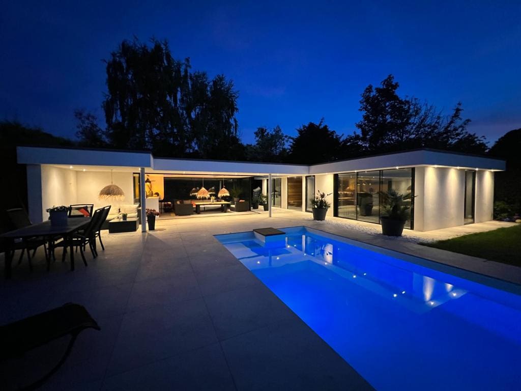 Plain And Metallic Shimmer Colours