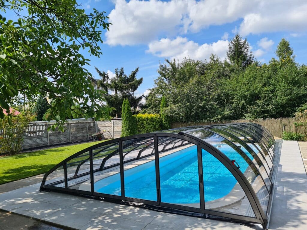 Gravity Pool Enclosure