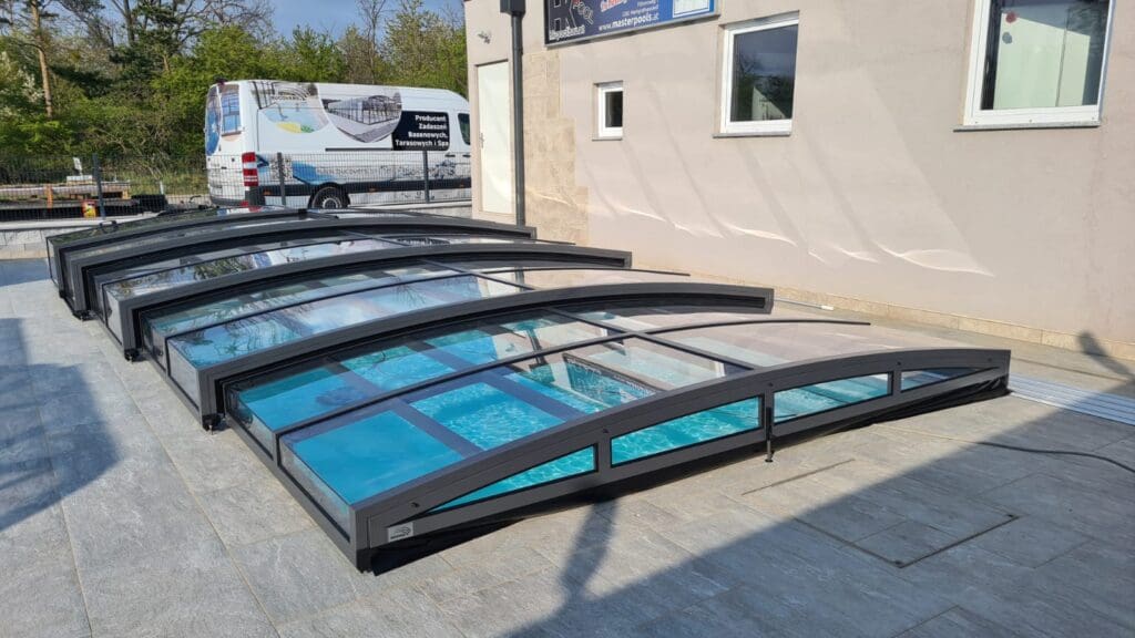 Skyline Low Pool Enclosure